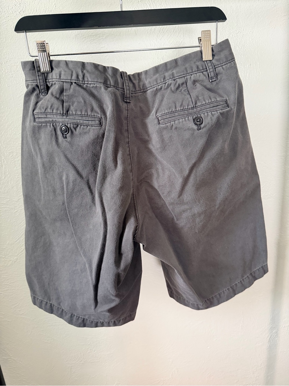 Gap Men's Gray Cotton Chino Shorts - Picture 2 of 3